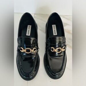 Aldo Shiny Black Loafers with Gold Chain